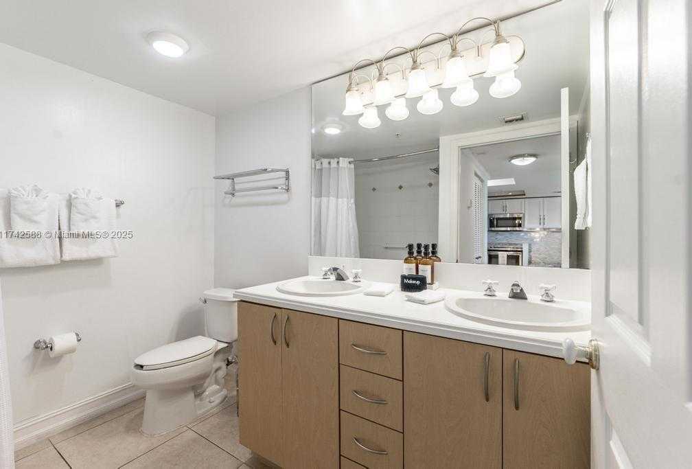 Small Image of 2951 SOUTH BAYSHORE DR #907/909, Miami Number 16