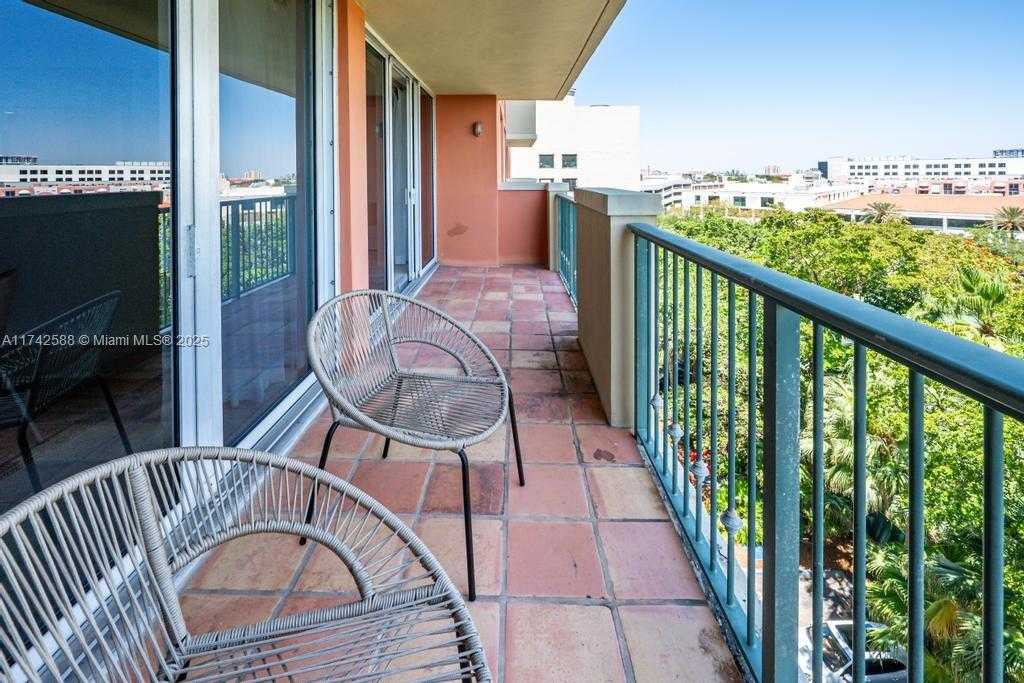 Small Image of 2951 SOUTH BAYSHORE DR #907/909, Miami Number 20