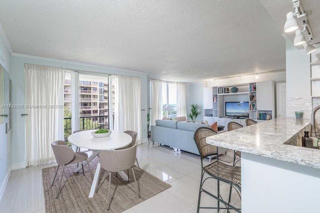 Small Image of 2951 SOUTH BAYSHORE DR #907/909, Miami Number 4