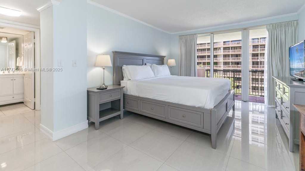 Small Image of 2951 SOUTH BAYSHORE DR #907/909, Miami Number 9