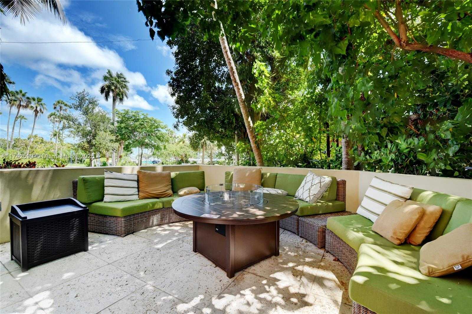 Small Image of 2951 SOUTH BAYSHORE DR #911, Miami Number 14