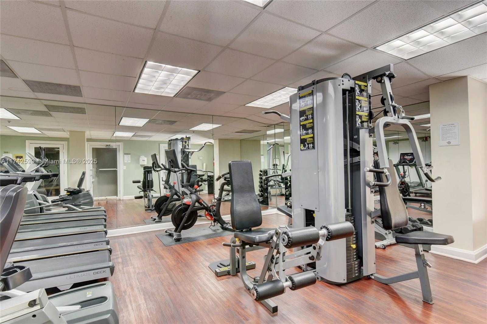 Small Image of 2951 SOUTH BAYSHORE DR #911, Miami Number 19