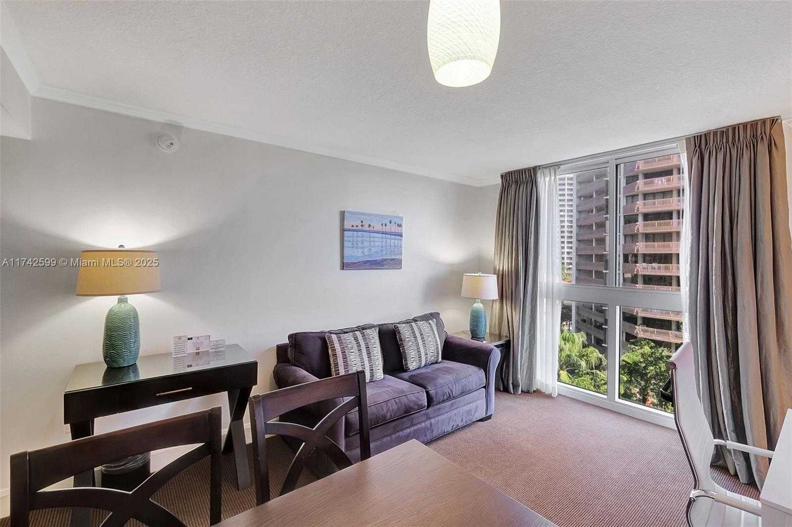 Small Image of 2951 SOUTH BAYSHORE DR #911, Miami Number 2
