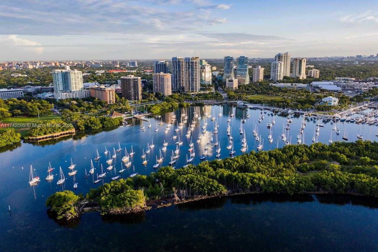 Small Image of 2951 SOUTH BAYSHORE DR #911, Miami Number 22