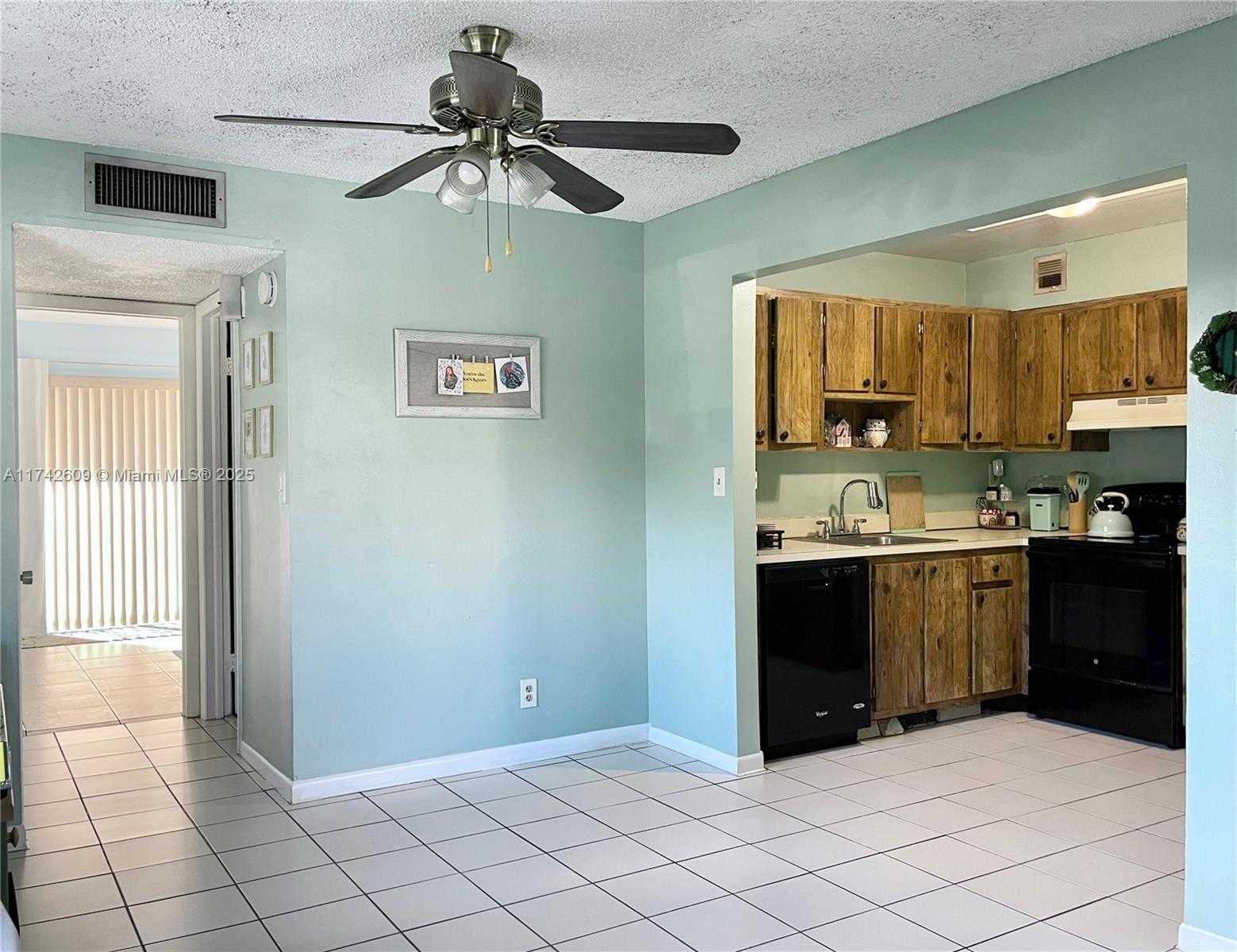 Small Image of 9925 NORTH WEST 68TH PL #208, Tamarac Number 5