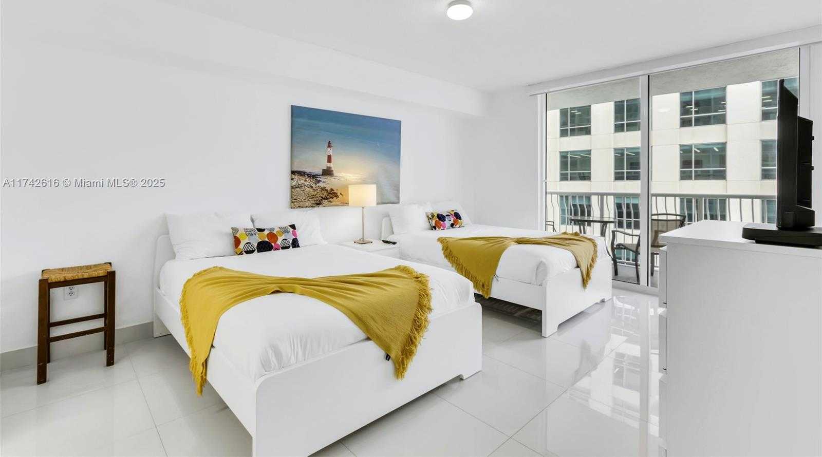 Small Image of 1200 BRICKELL BAY DR #2504, Miami Number 11