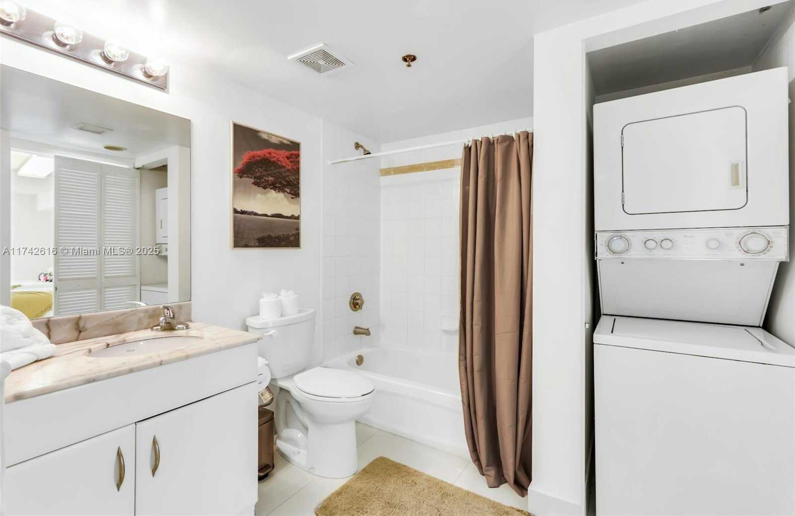 Small Image of 1200 BRICKELL BAY DR #2504, Miami Number 12