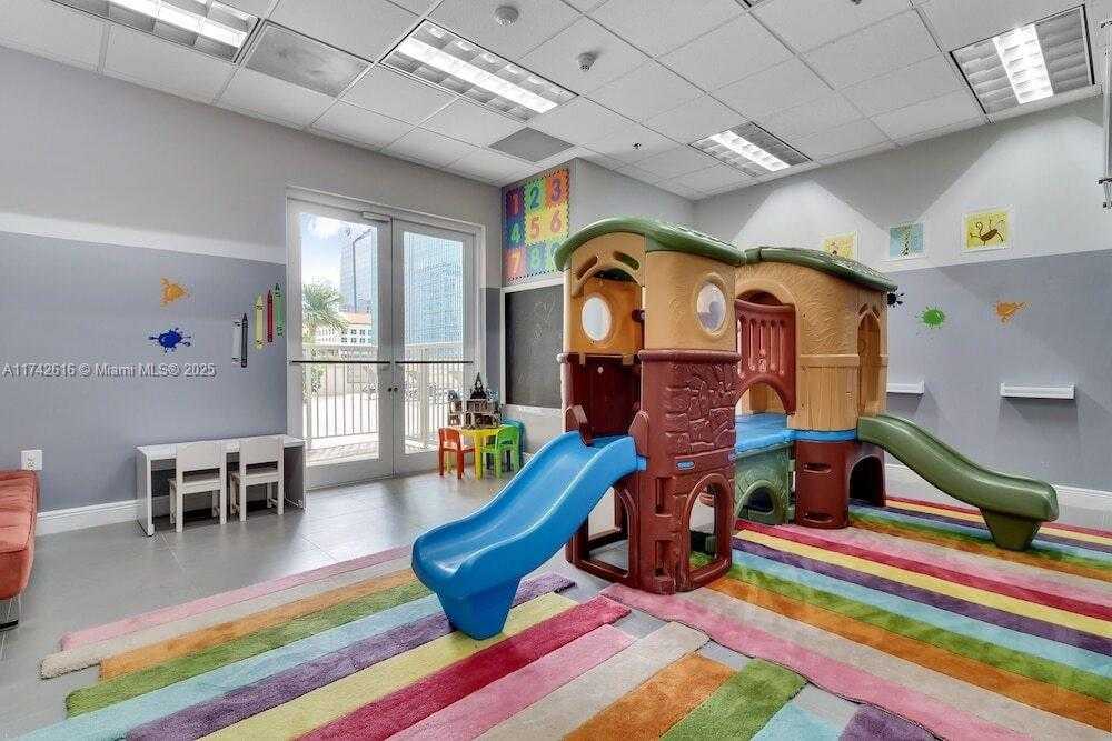 Small Image of 1200 BRICKELL BAY DR #2504, Miami Number 20