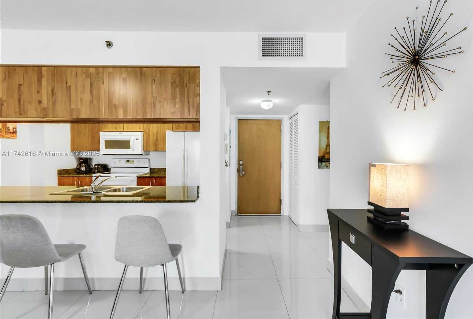 Small Image of 1200 BRICKELL BAY DR #2504, Miami Number 8