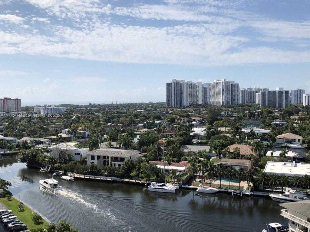 Small Image of 427 GOLDEN ISLES DR #15J, Hallandale Beach Number 2