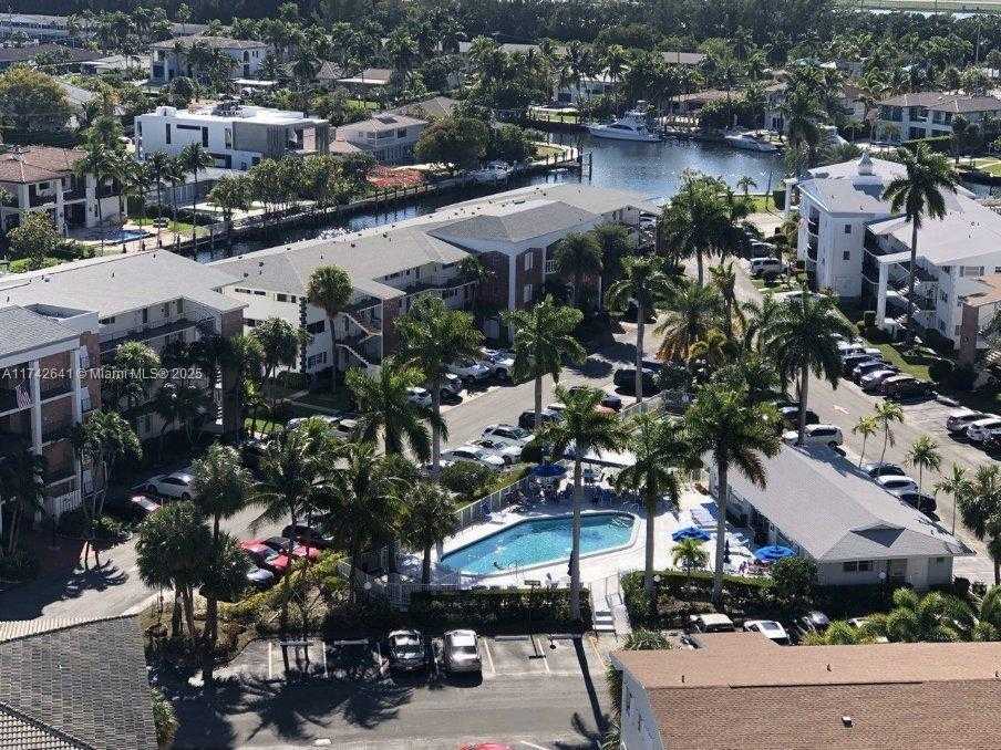 Small Image of 427 GOLDEN ISLES DR #15J, Hallandale Beach Number 4
