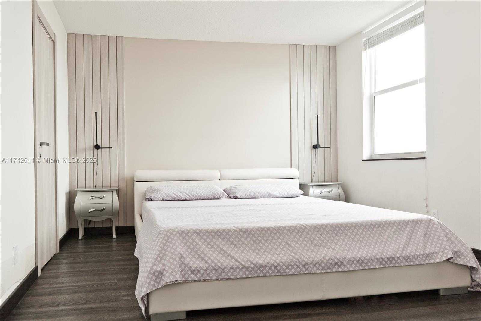 Small Image of 427 GOLDEN ISLES DR #15J, Hallandale Beach Number 7