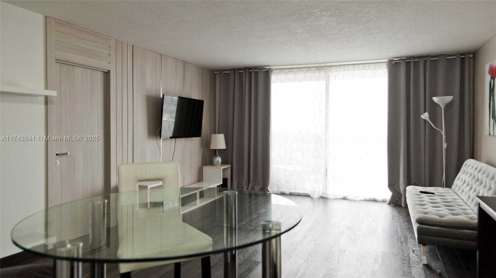 Small Image of 427 GOLDEN ISLES DR #15J, Hallandale Beach Number 9