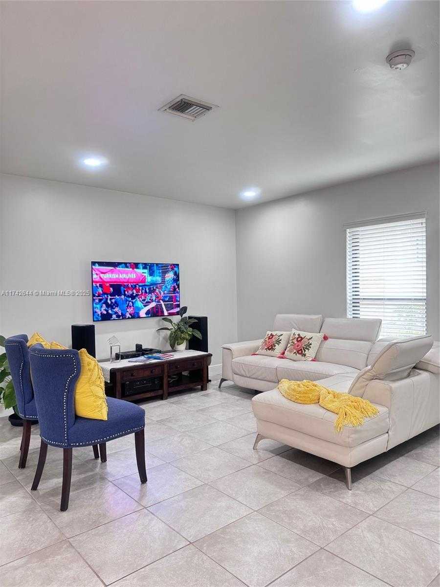 Small Image of 11545 SOUTH WEST 109TH RD #25Z, Miami Number 9
