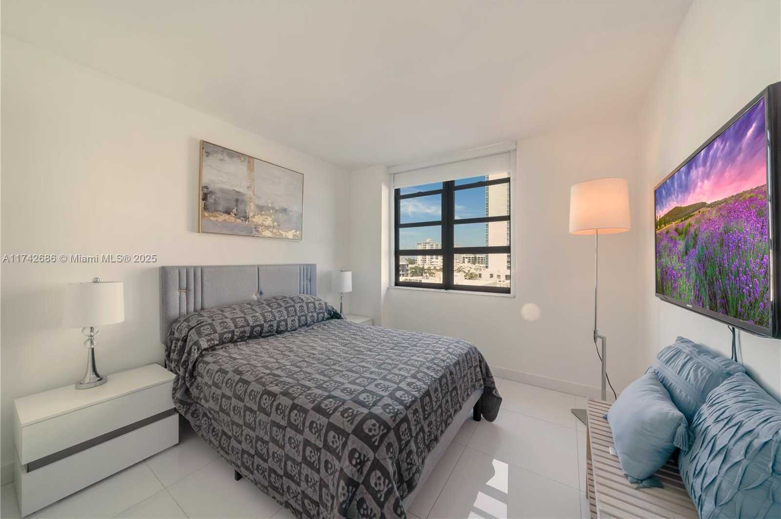Small Image of 2555 COLLINS AVE #702, Miami Beach Number 16