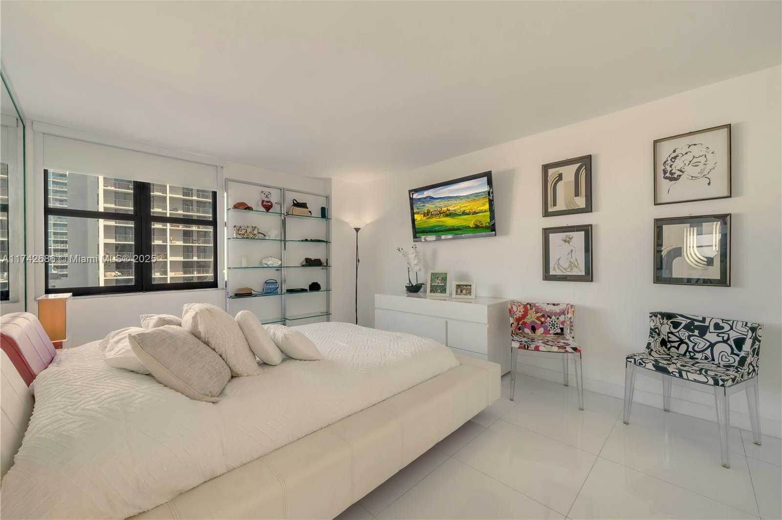 Small Image of 2555 COLLINS AVE #702, Miami Beach Number 18