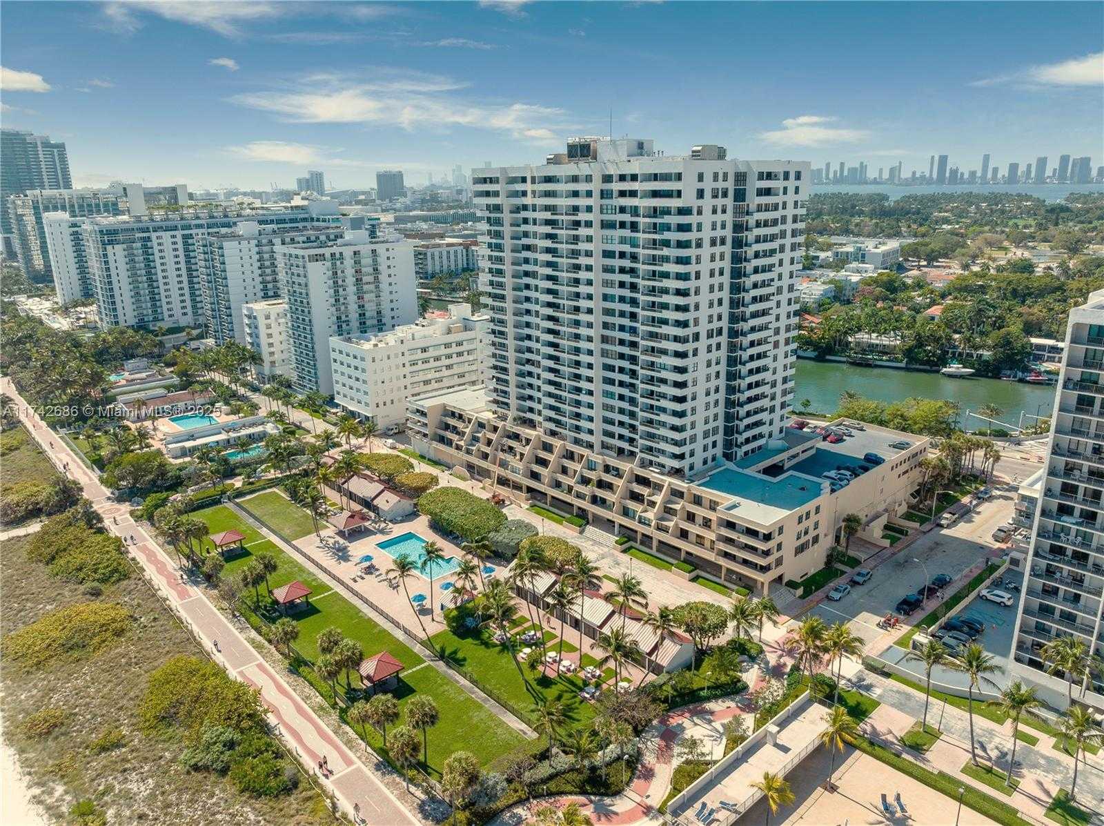 Small Image of 2555 COLLINS AVE #702, Miami Beach Number 26