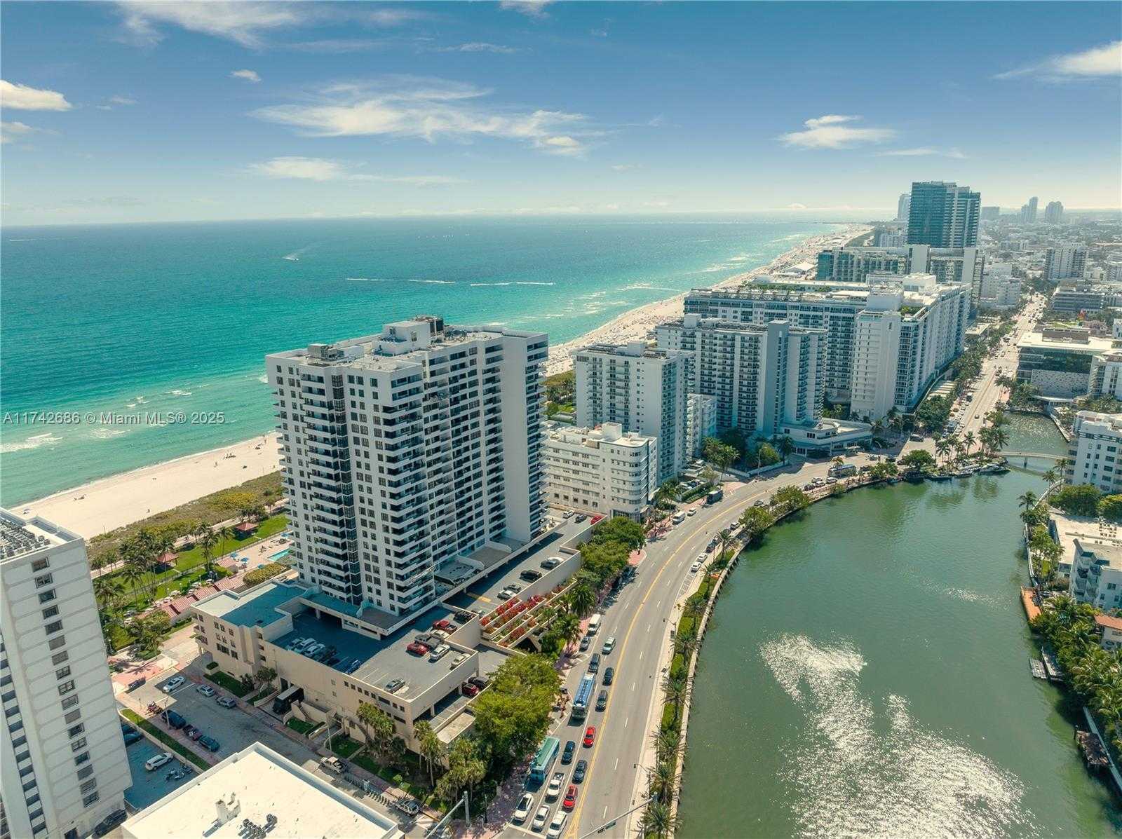 Small Image of 2555 COLLINS AVE #702, Miami Beach Number 4