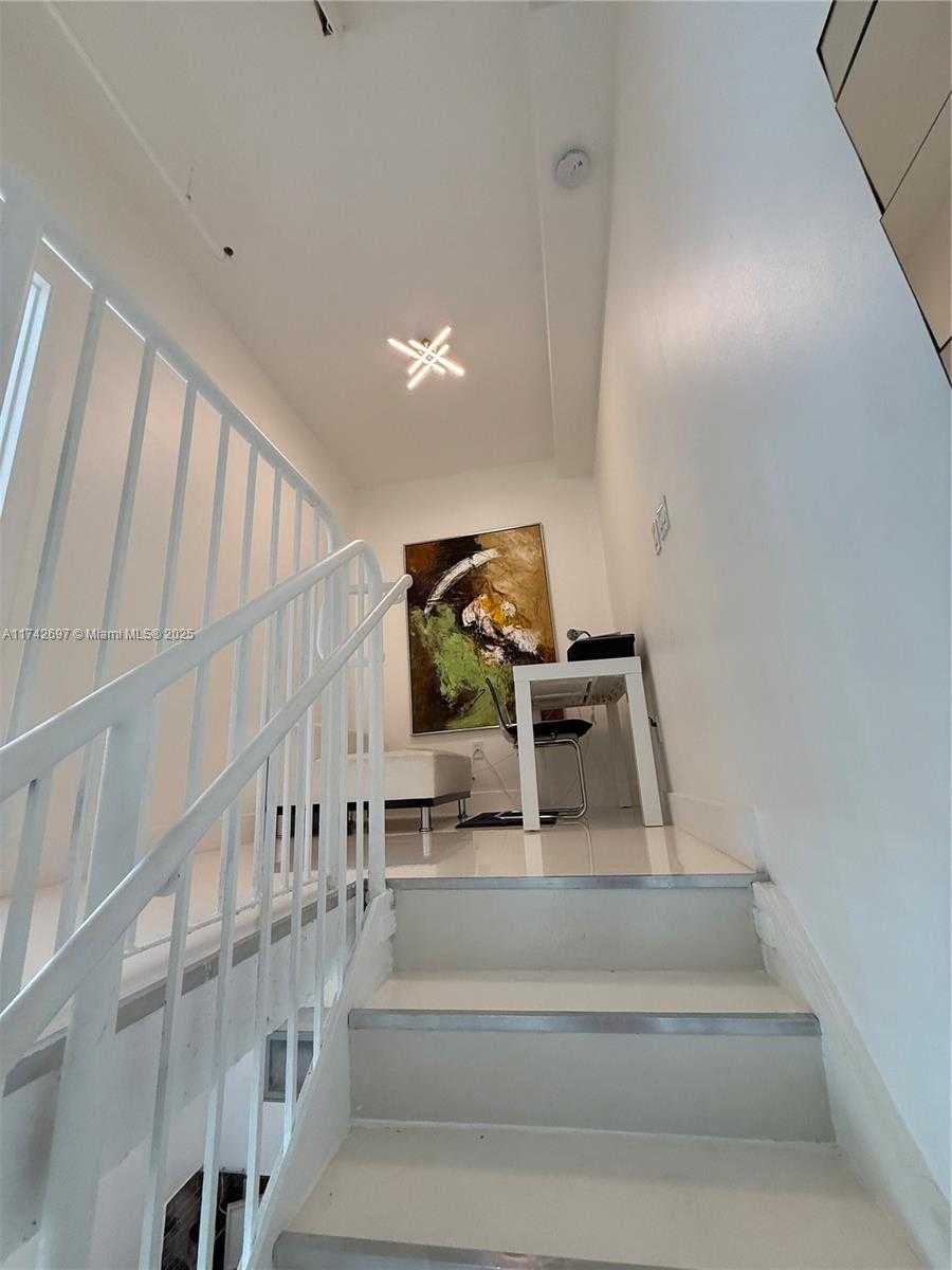 Small Image of 3180 SOUTH WEST 22ND TER #TLL1, Miami Number 35