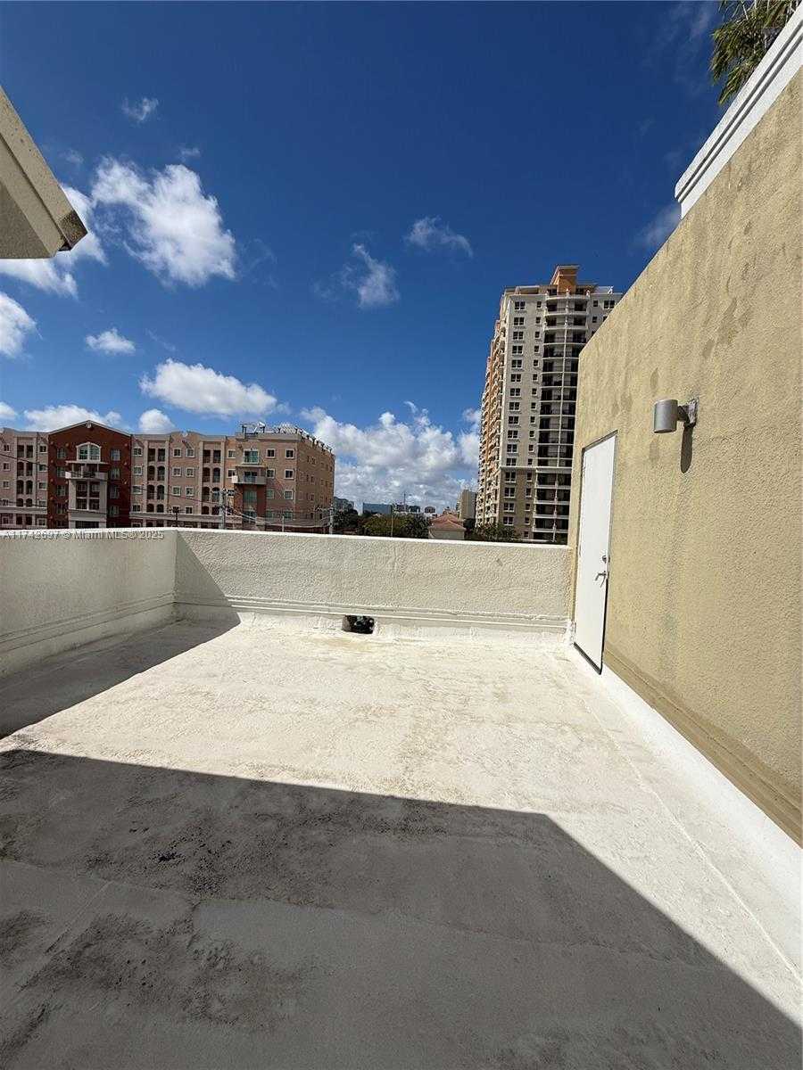 Small Image of 3180 SOUTH WEST 22ND TER #TLL1, Miami Number 63