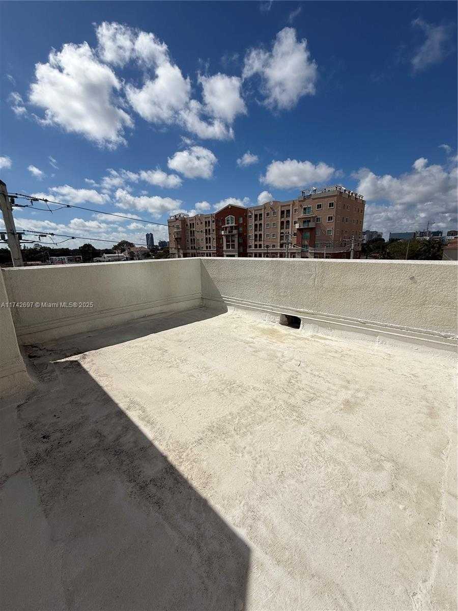 Small Image of 3180 SOUTH WEST 22ND TER #TLL1, Miami Number 67