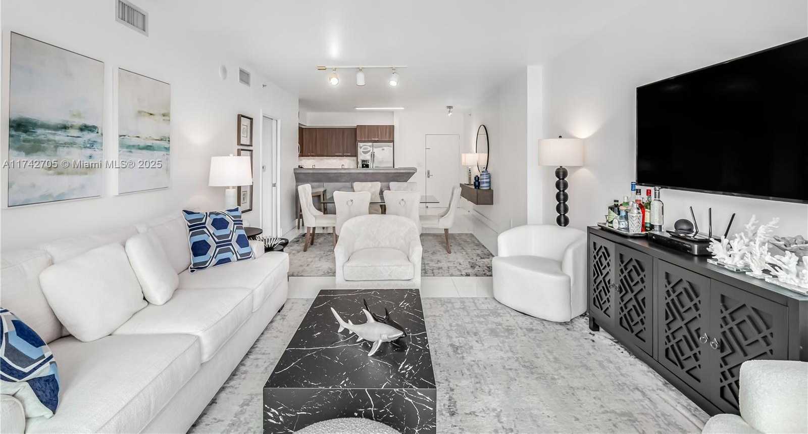 Small Image of 325 SOUTH BISCAYNE BLVD #1415, Miami Number 11