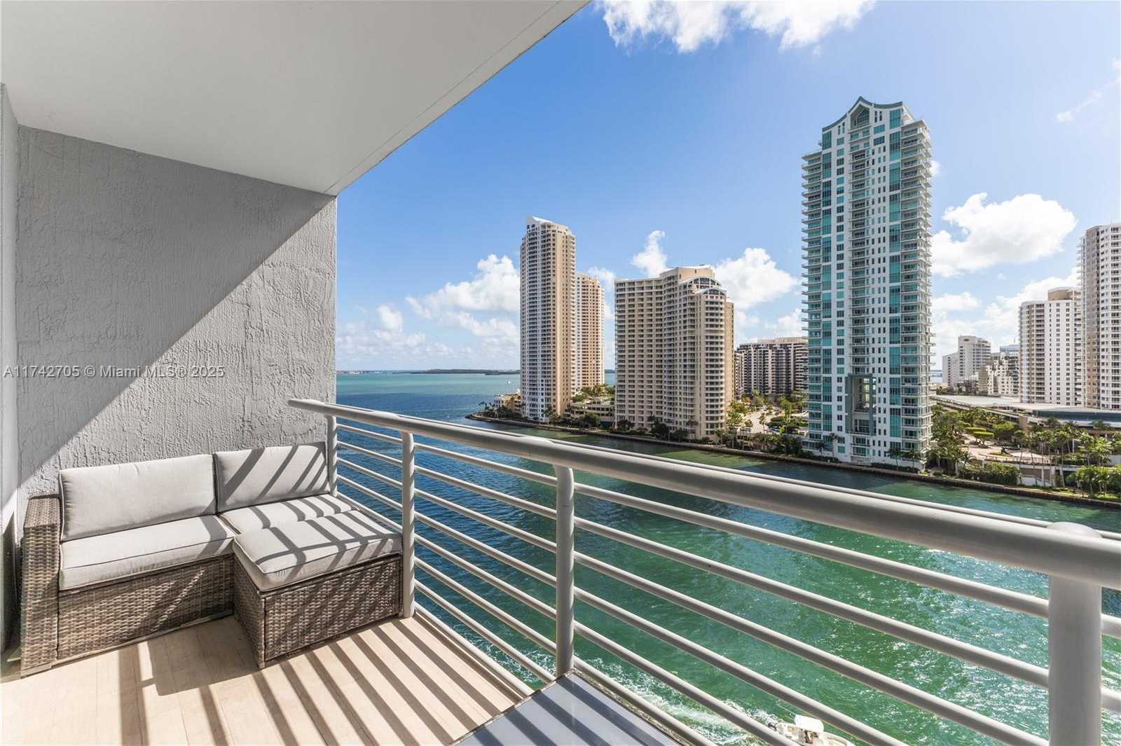 Small Image of 325 SOUTH BISCAYNE BLVD #1415, Miami Number 14