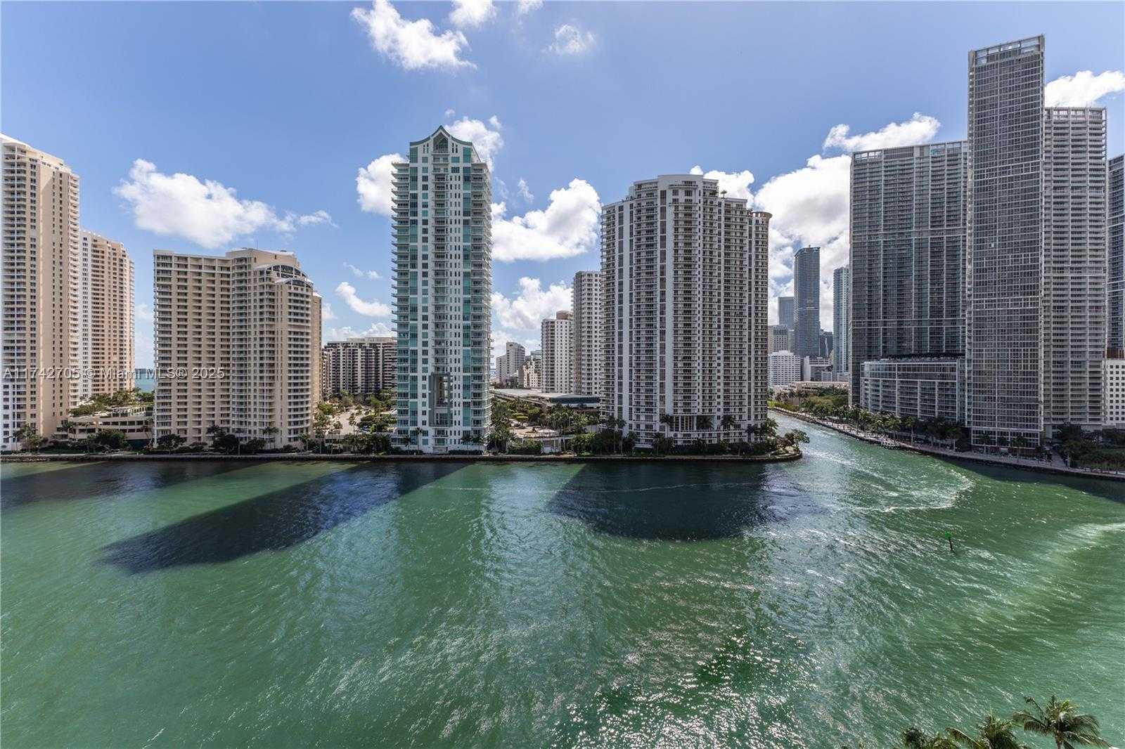 Small Image of 325 SOUTH BISCAYNE BLVD #1415, Miami Number 5