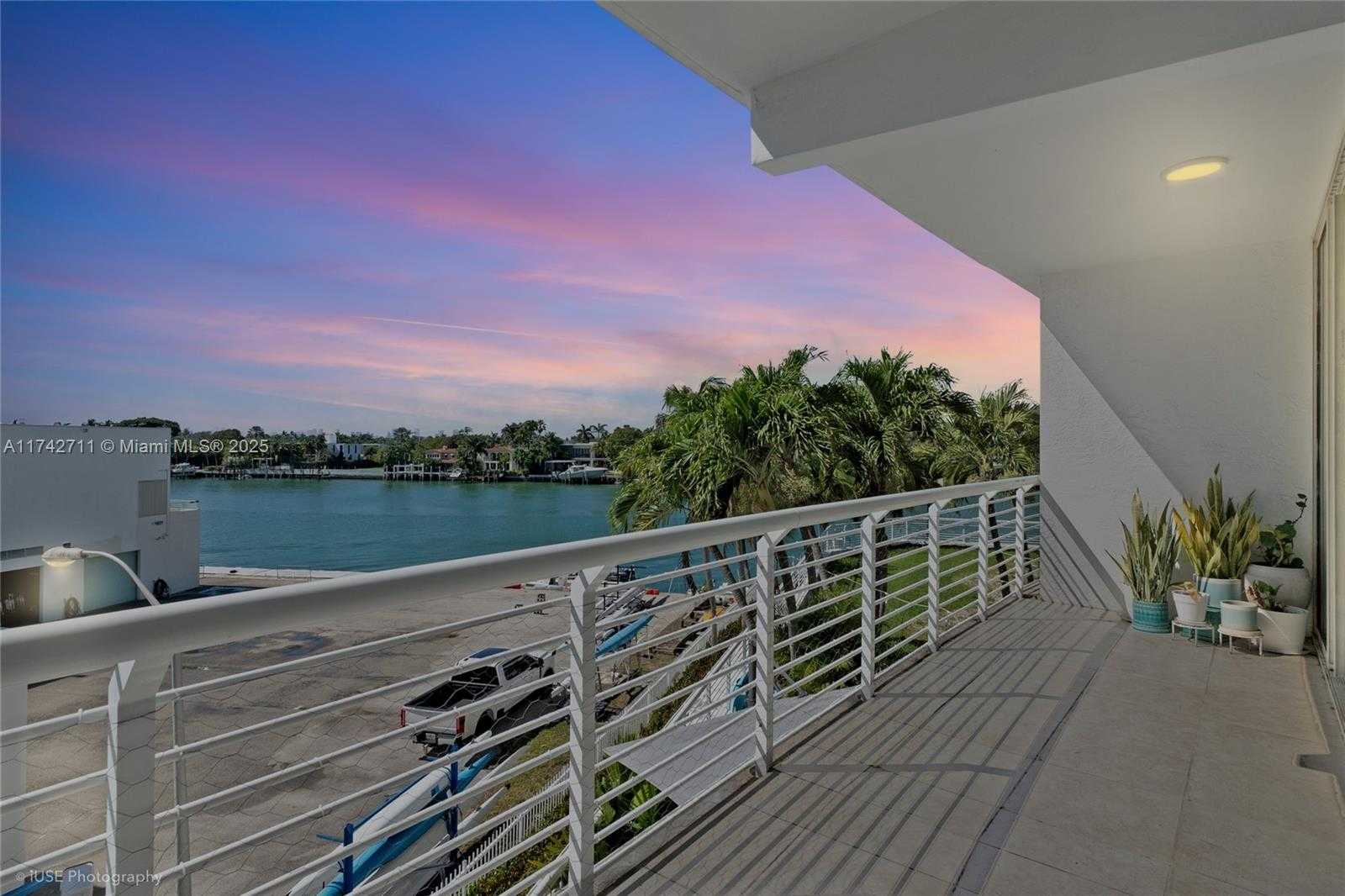 Small Image of 6580 INDIAN CREEK DR #304, Miami Beach Number 18
