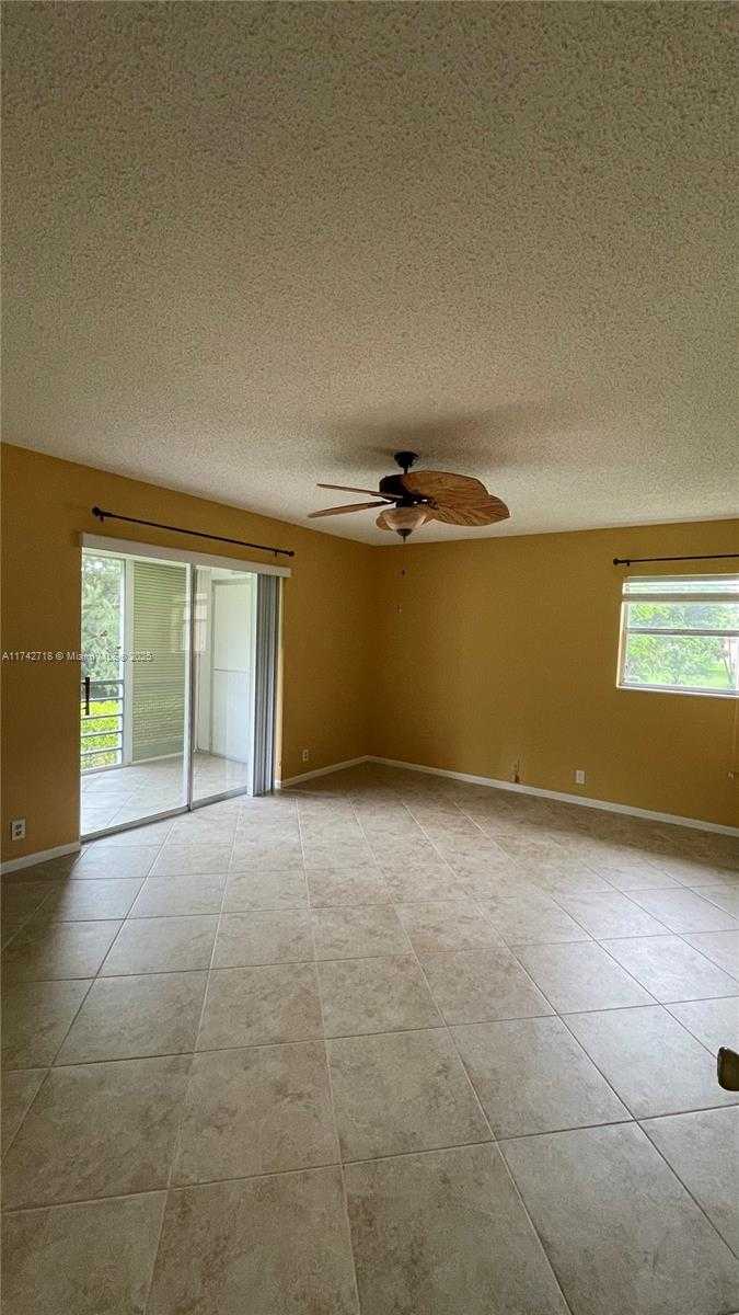 Small Image of 110 LAKE MERYL DR #216, West Palm Beach Number 13