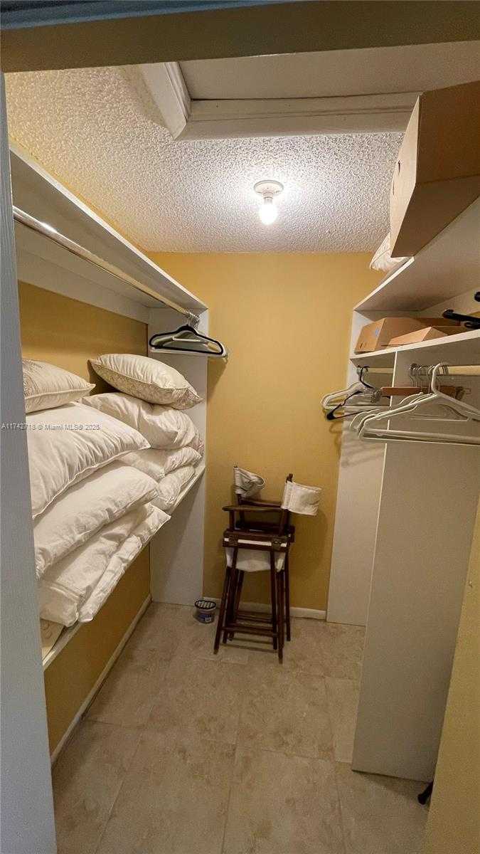 Small Image of 110 LAKE MERYL DR #216, West Palm Beach Number 18