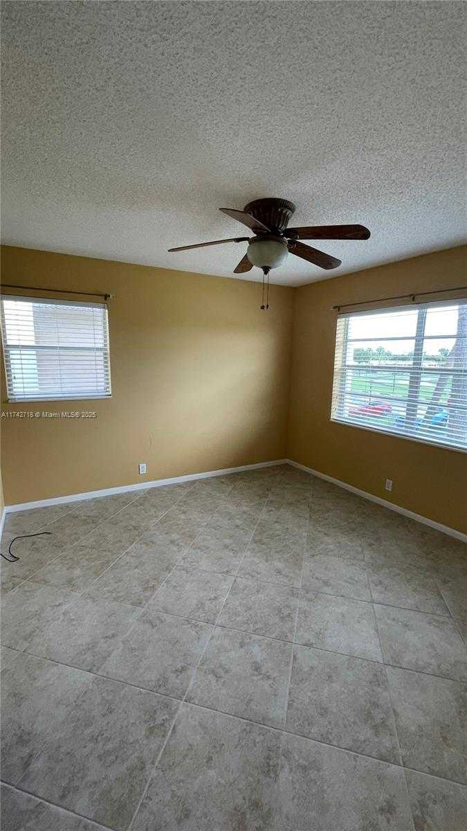 Small Image of 110 LAKE MERYL DR #216, West Palm Beach Number 19