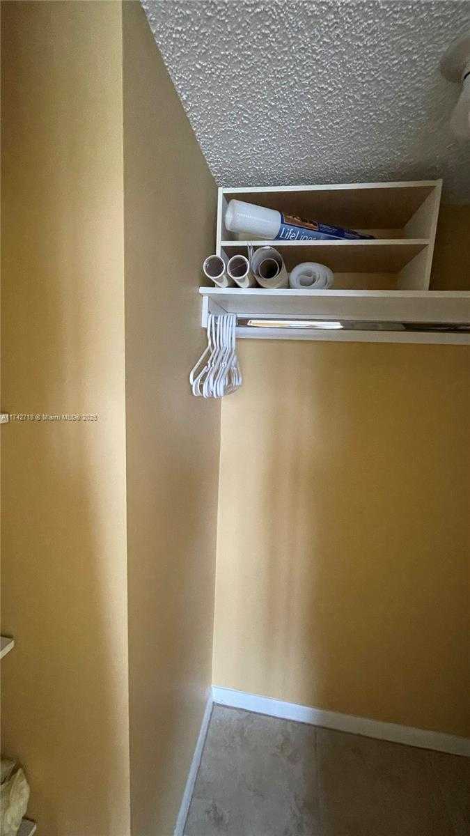 Small Image of 110 LAKE MERYL DR #216, West Palm Beach Number 20