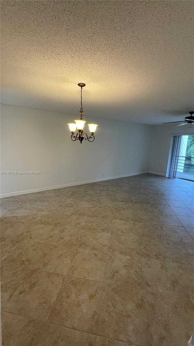 Small Image of 110 LAKE MERYL DR #216, West Palm Beach Number 9