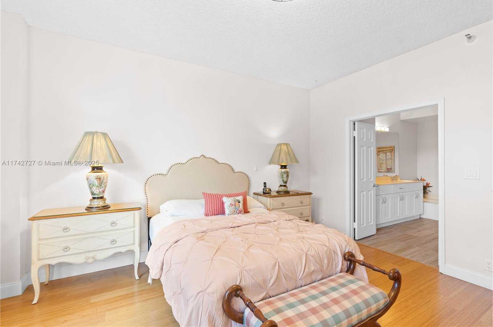 Small Image of 3530 MYSTIC POINTE DR #102, Aventura Number 12