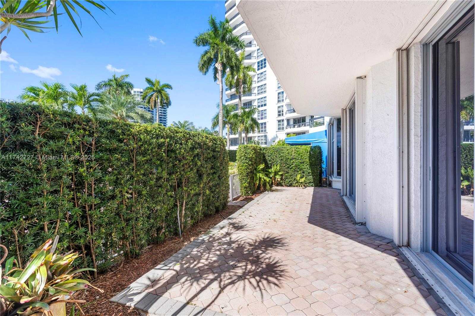 Small Image of 3530 MYSTIC POINTE DR #102, Aventura Number 2