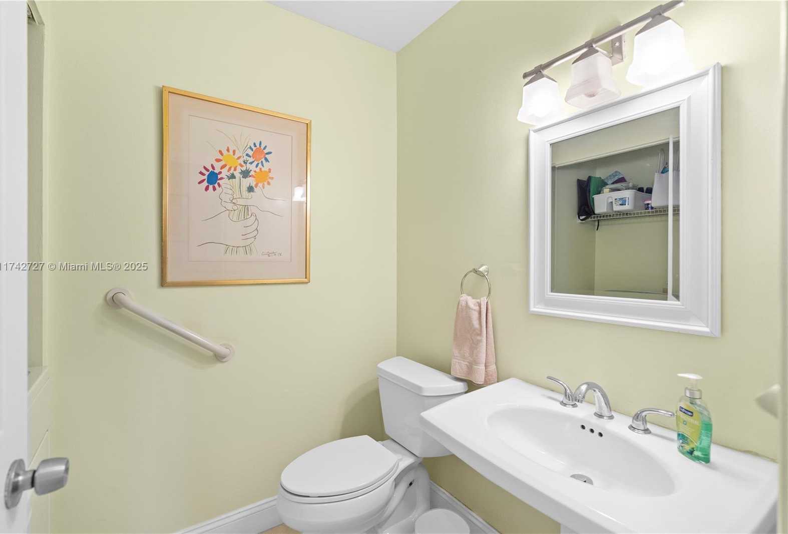 Small Image of 3530 MYSTIC POINTE DR #102, Aventura Number 20