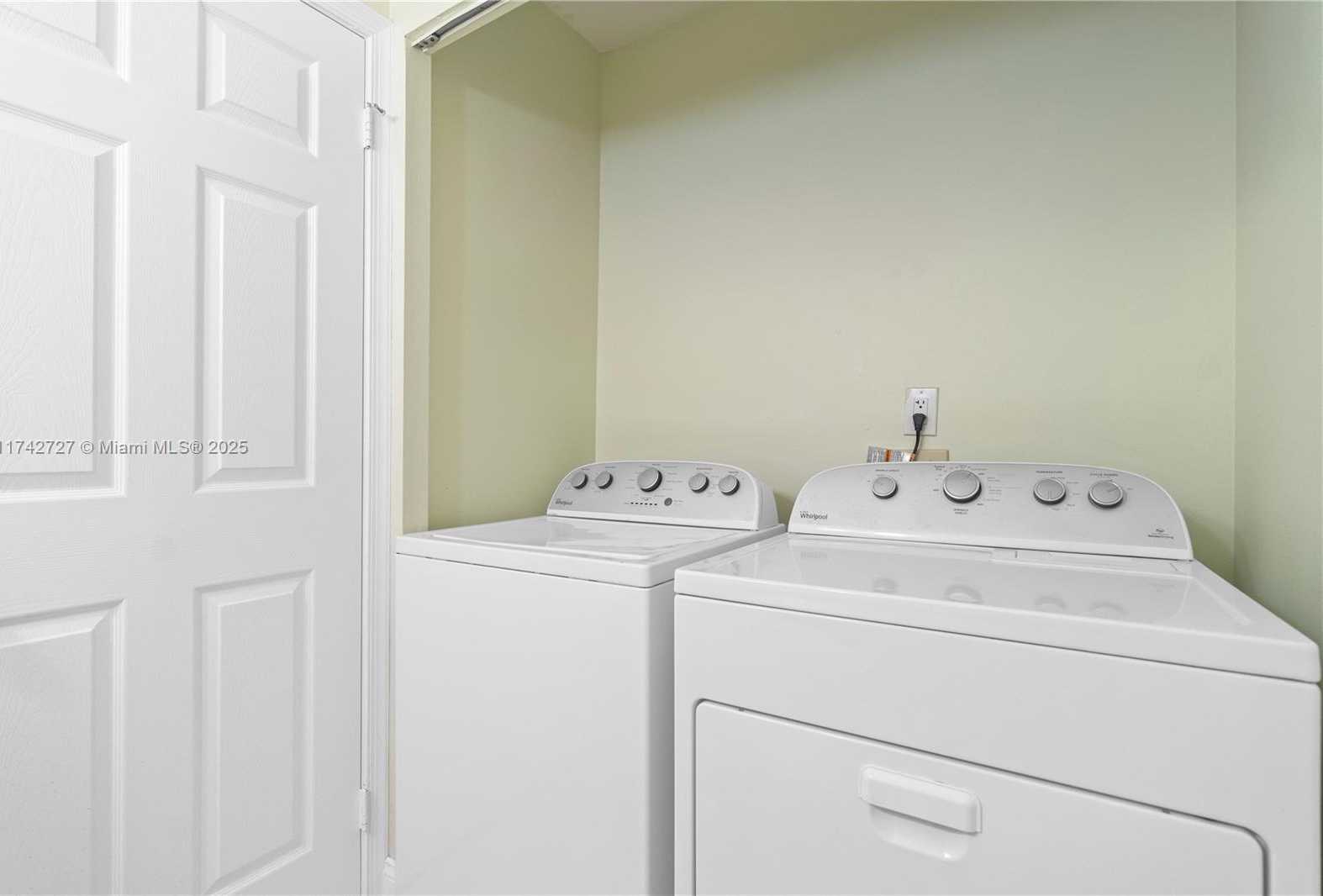 Small Image of 3530 MYSTIC POINTE DR #102, Aventura Number 21