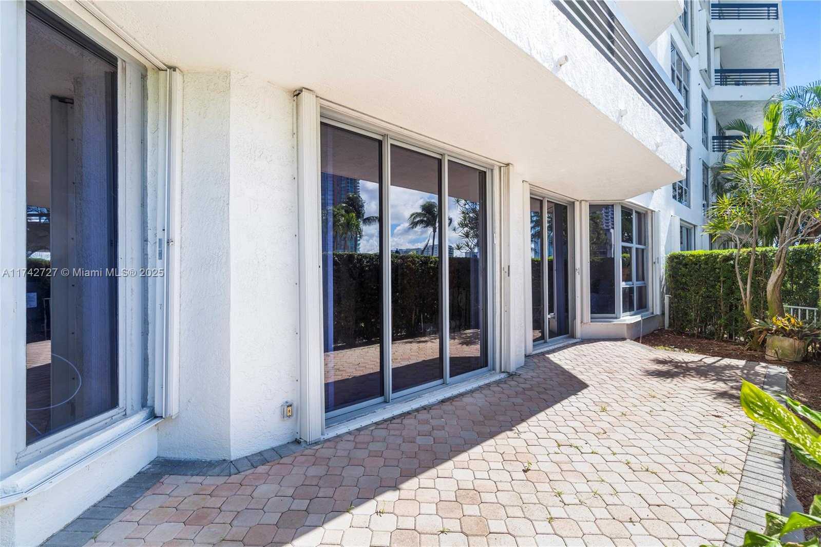 Small Image of 3530 MYSTIC POINTE DR #102, Aventura Number 3