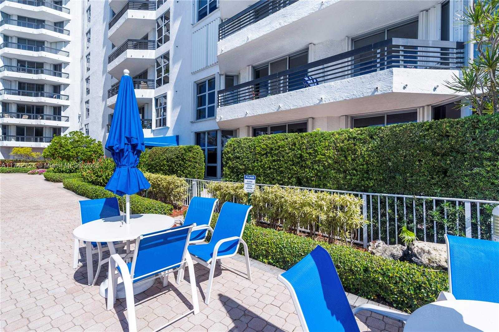 Small Image of 3530 MYSTIC POINTE DR #102, Aventura Number 4
