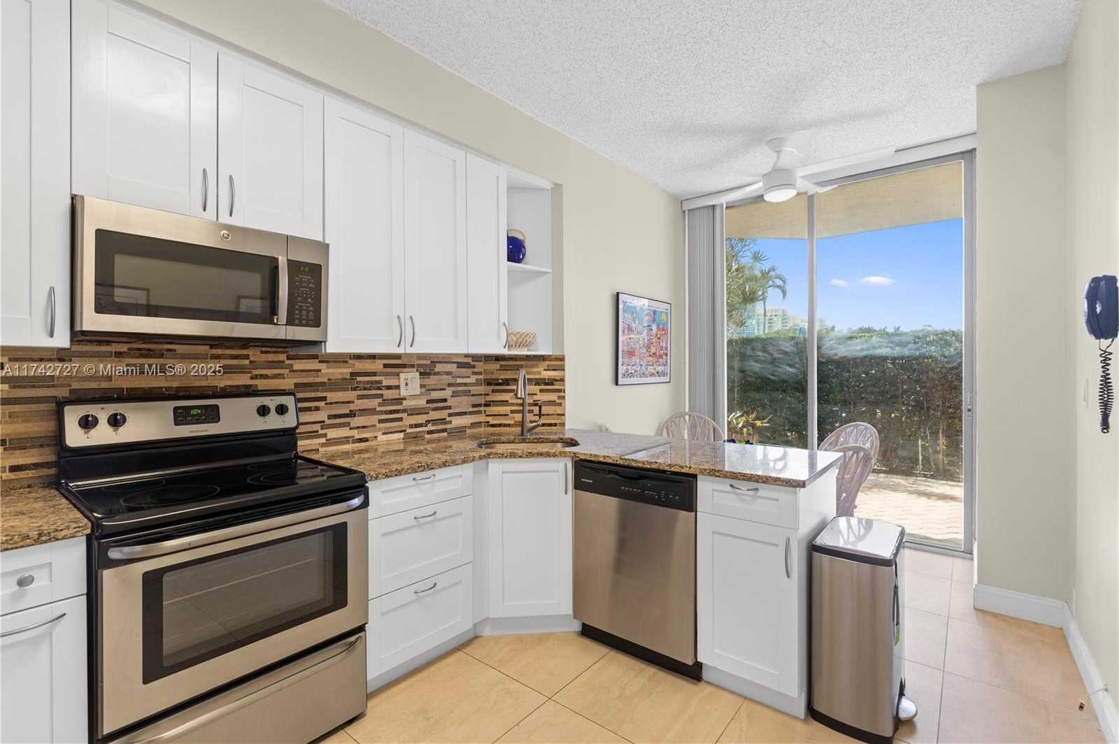 Small Image of 3530 MYSTIC POINTE DR #102, Aventura Number 8