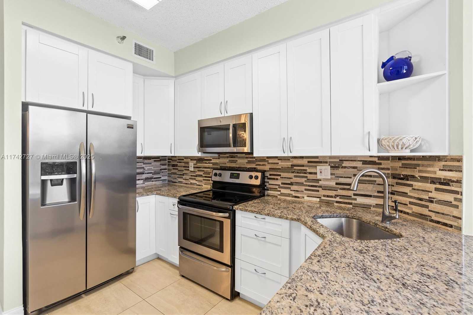 Small Image of 3530 MYSTIC POINTE DR #102, Aventura Number 9
