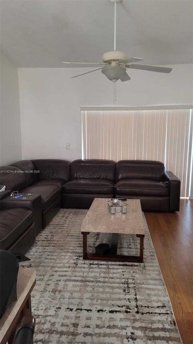 Small Image of 9633 RIVERSIDE DR #E5, Coral Springs Number 4