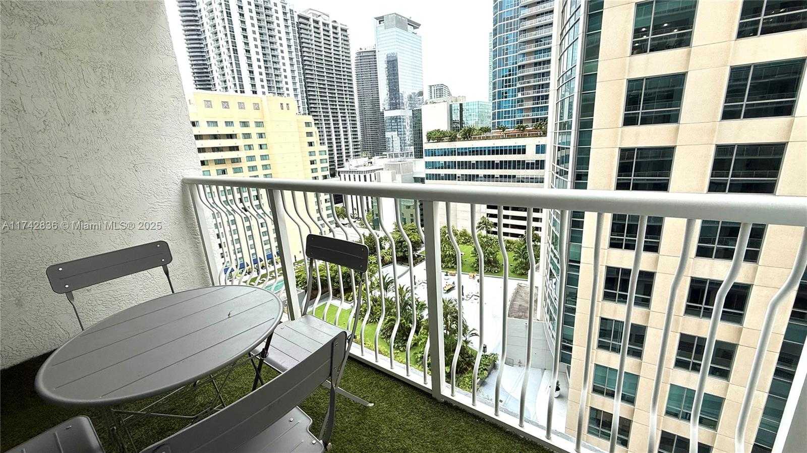 Small Image of 1200 BRICKELL BAY DR #2216, Miami Number 10
