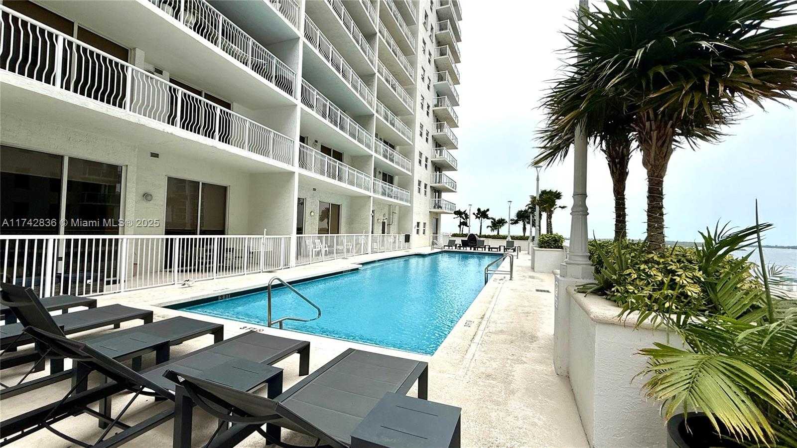 Small Image of 1200 BRICKELL BAY DR #2216, Miami Number 13