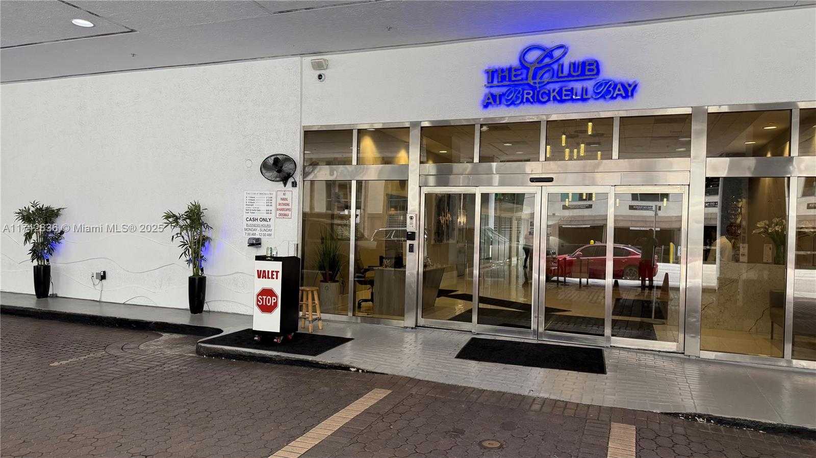 Small Image of 1200 BRICKELL BAY DR #2216, Miami Number 25