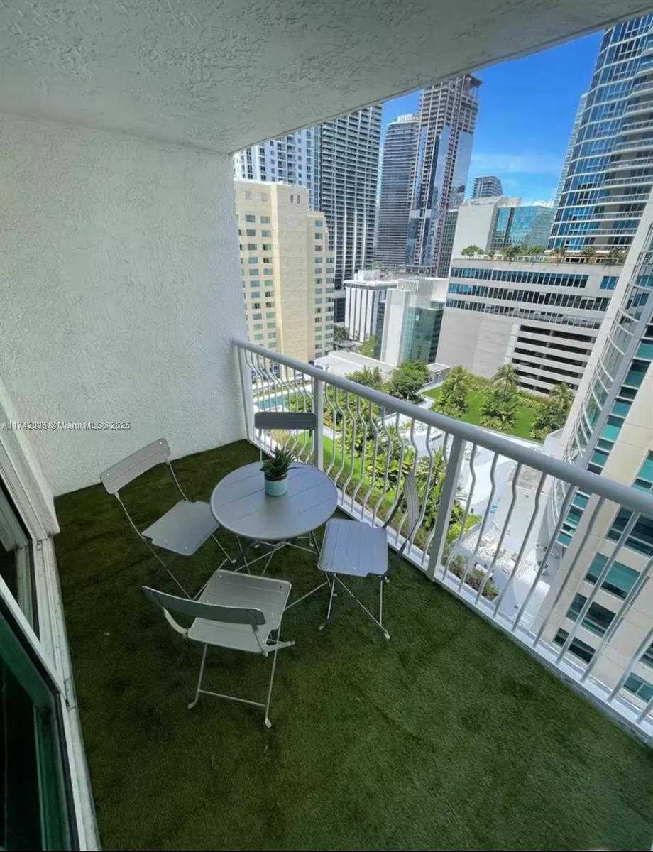 Small Image of 1200 BRICKELL BAY DR #2216, Miami Number 6