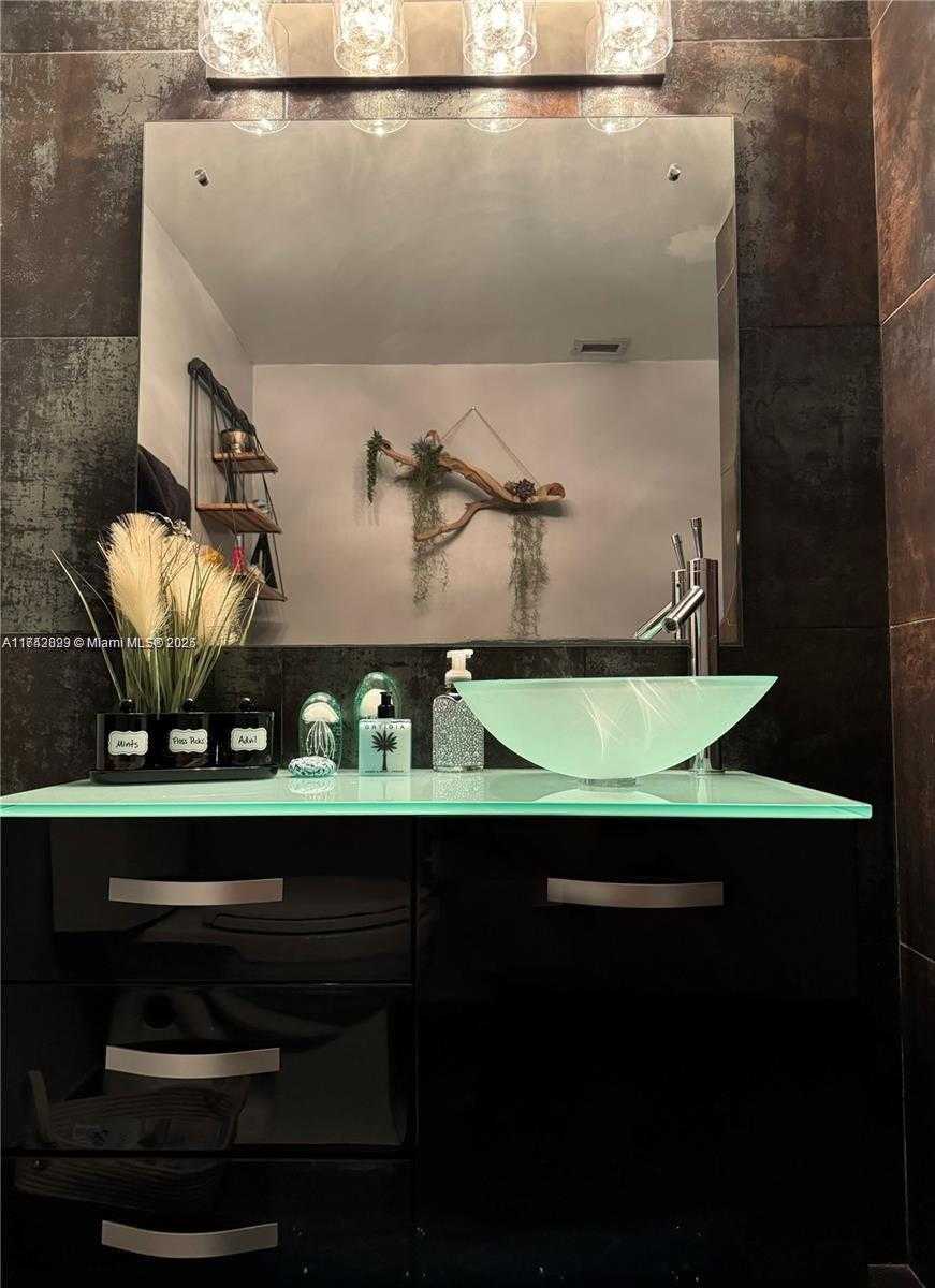 Small Image of 600 THREE ISLANDS BLVD #1820, Hallandale Beach Number 18