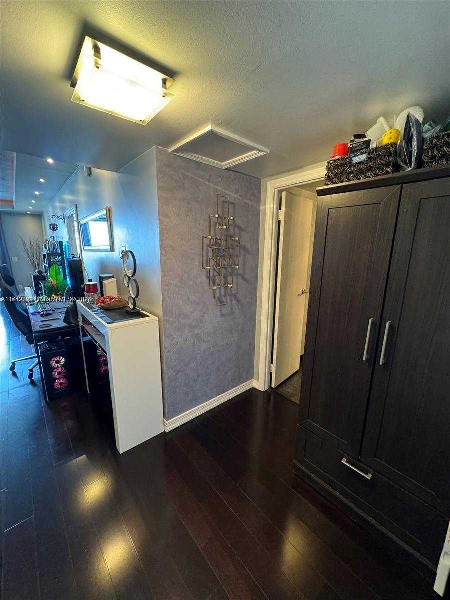 Small Image of 600 THREE ISLANDS BLVD #1820, Hallandale Beach Number 27