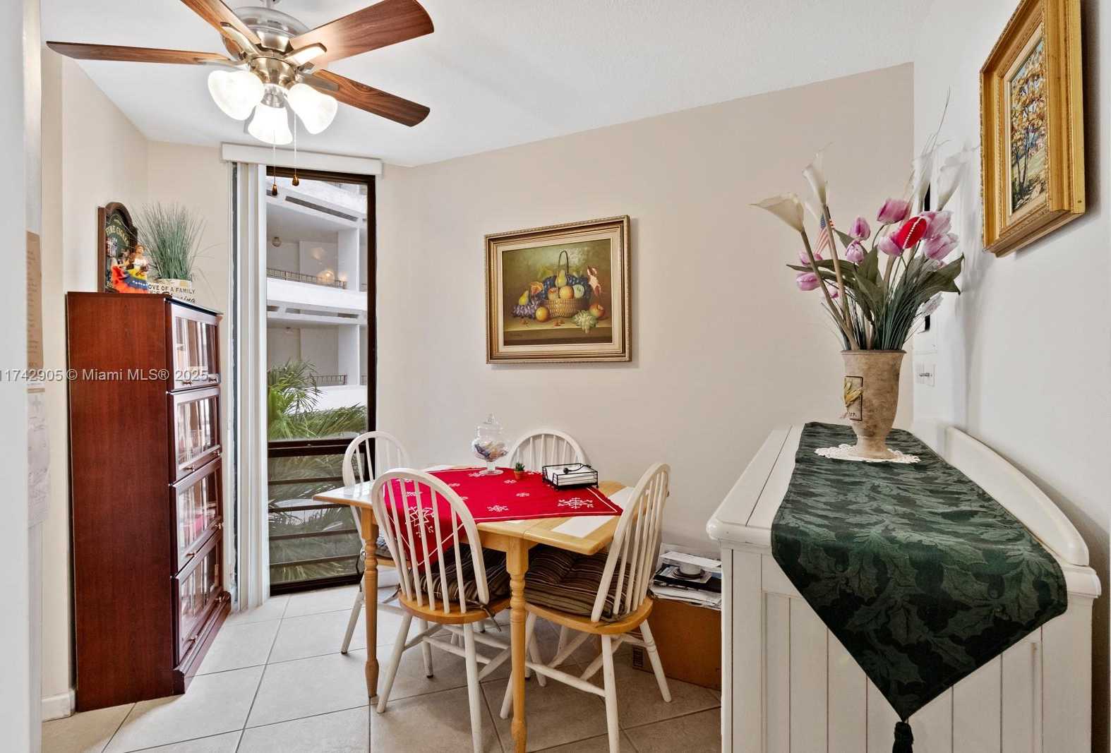 Small Image of 13953 KENDALE LAKES CIR #507B, Miami Number 10